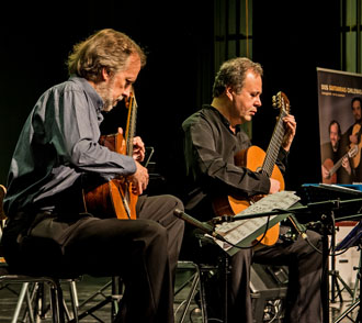Dos Guitarras Dialogando con la Juventud version año 2016